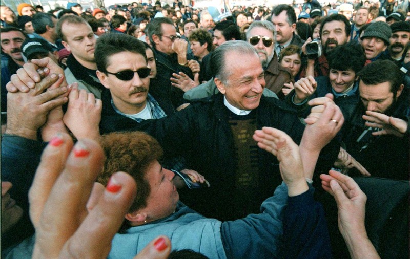 Când a rostit Ion Iliescu replica „Măi, animalule!”. Jurnalistul din Constanța care l-a scos din pepeni pe fostul președinte