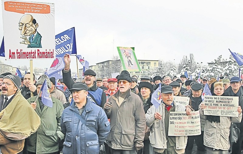 Guvernul, asaltat de proteste de amploare