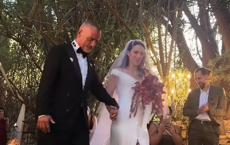 Eros Ramazzotti a plâns la nunta fiicei sale: rochia de mireasă creată de Giorgio Armani avea o semnificație profundă