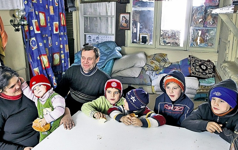 Familia cu 5 copii, ajutată de primărie