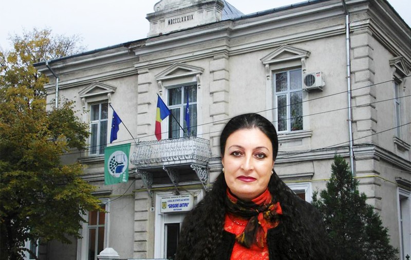 Ancheta în cazul profesoarei antivacciniste din Botoșani bate pasul pe loc. Se ia în calcul și sancționarea elevului care a filmat