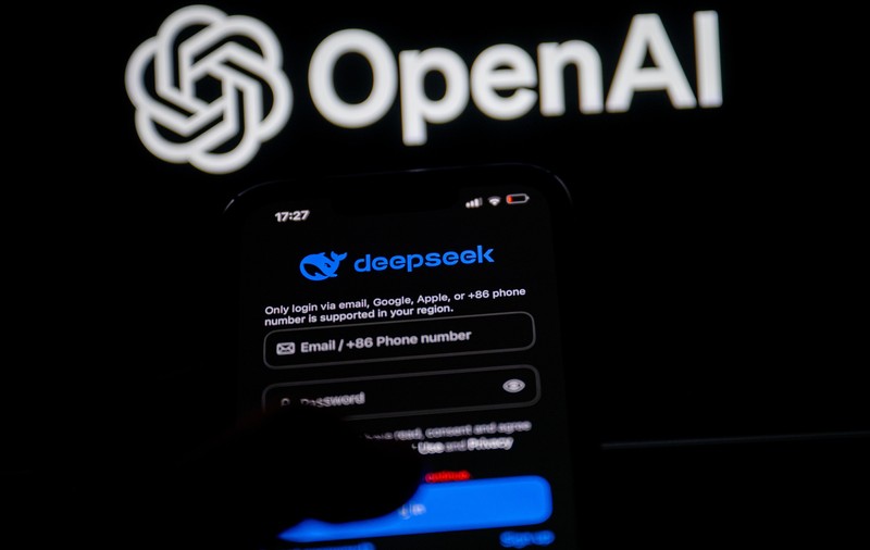 OpenAI susține că are dovezi că AI-ul chinezesc DeepSeek s-a folosit de ChatGPT pentru „antrenament”