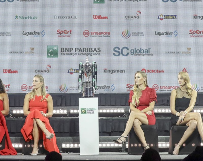 Duelul stiliștilor se mută în tenis. Sfat pentru Simona Halep: Porți pantaloni, câștigi la Singapore (GALERIE FOTO)
