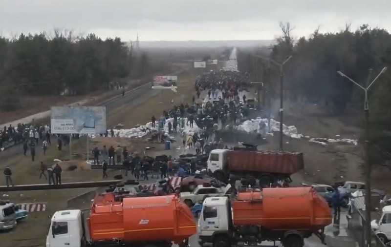 Soldații ruși au cerut să facă o poză în curtea centralei nucleare de la Zaporojie, ca să vadă șefii că au cucerit-o: „Apoi vom pleca!”