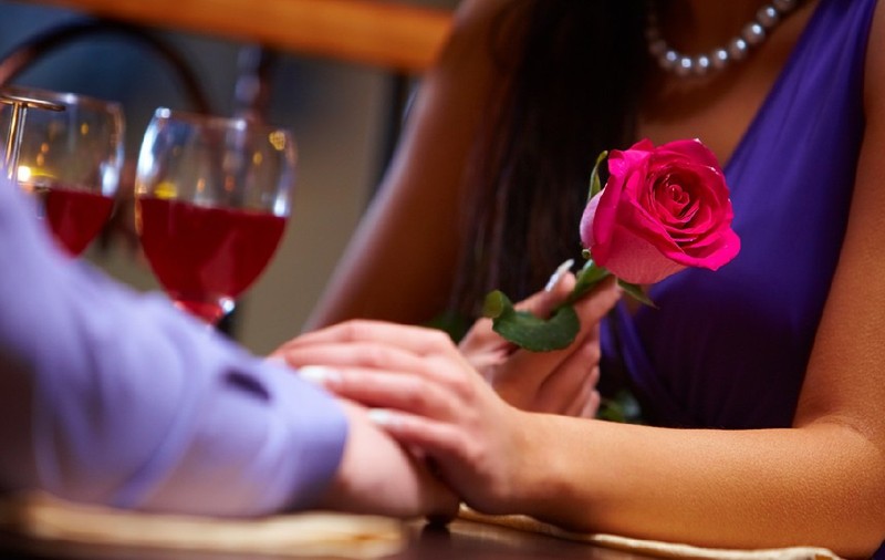 Cadouri mai scumpe de Valentine`s Day 2025. „Plătim pentru asta acum”