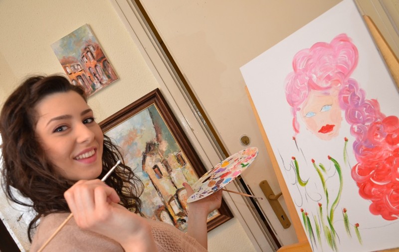 Andreea și Patricia de la Amadeus s-au apucat de pictat
