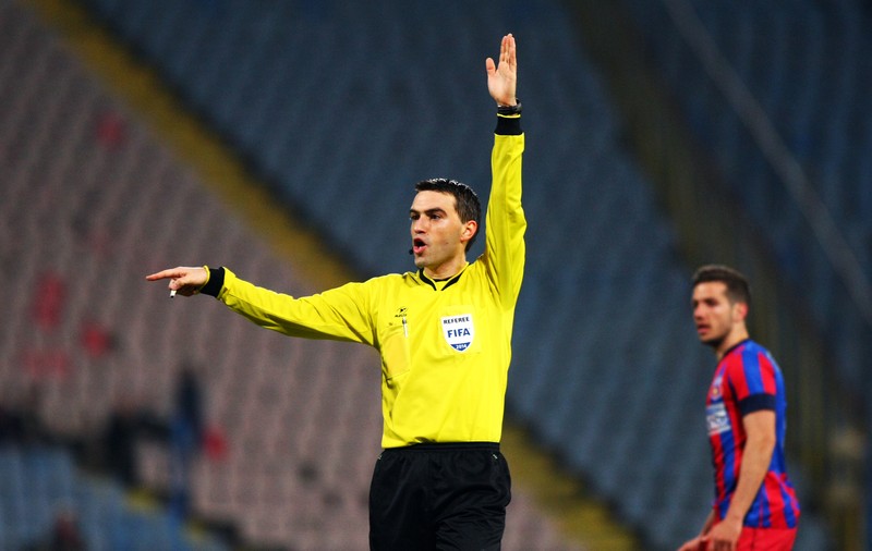 Arbitrii români la mare căutare în Europa. Haţegan va conduce un meci din Liga Campionilor!
