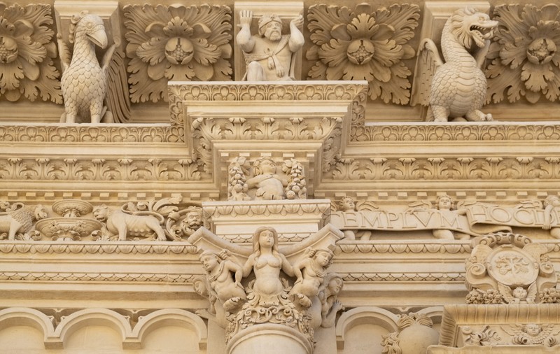 Baroc - ce trăsături are stilul în arhitectură. Care este diferența dintre rococo și curentul literar baroc