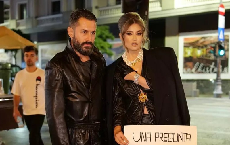 Iulia Albu, întâlnire tensionată cu Mike, fostul iubit. Au fost filmați în timp ce se certau pe stradă