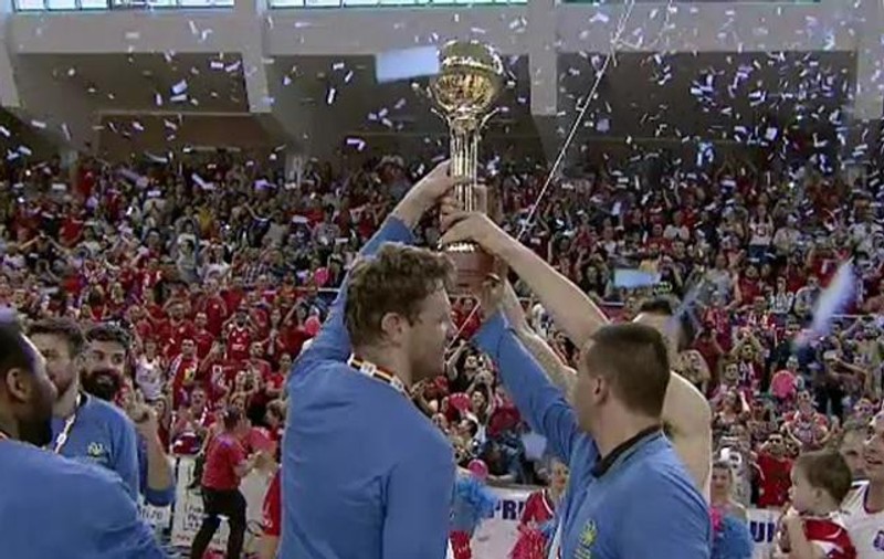 CSM Oradea, noua campioană a țării la baschet! Victorie dramatică în ultimul meci al finalei cu BC Mureș