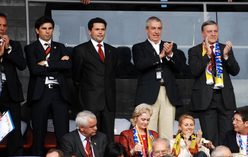 FRF s-a dat cu puterea. Burleanu e cu Dragnea, Sandu era cu Tăriceanu
