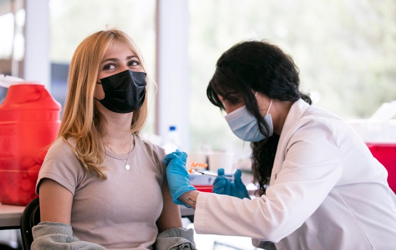 O instanță americană a permis universităților să impună vaccin obligatoriu împotriva Covid-19