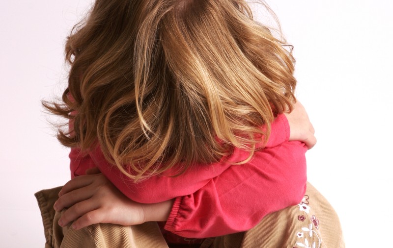 Un bărbat din Pitești, care a încercat să abuzeze sexual două fetițe, a fost reținut