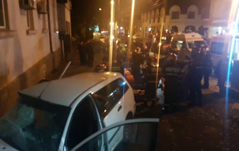 Accident în Constanța: o mașină s-a izbit în sediul ISU Dobrogea. Două persoane au murit