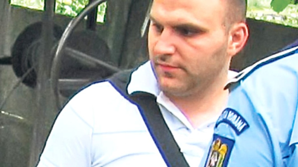 Codruț Oprea, polițistul lovit cu o sticlă în cap de un interlop, e în comă de 8 ani! Ofițerul de la ”Crimă Organizată” care a fost răpus de lovitura fulgerătoare a lui George Daniel Ută din clanul ”Ghenosu, nu mai are nici o șansă la o viață cât de cât normală.