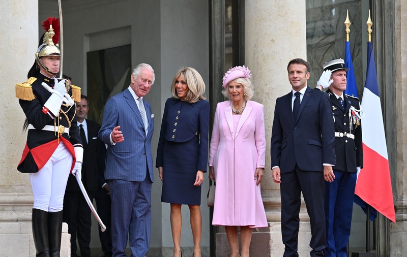 Regele Charles al III-lea şi-a început prima vizită de stat în Franţa. Monarhul britanic, primit cu fast | VIDEO