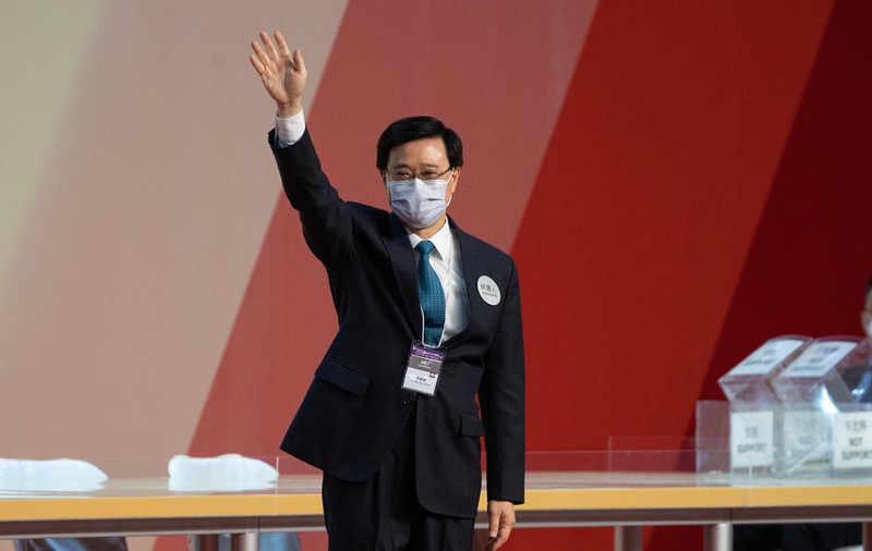 Fost șef al securității din Hong Kong, fidel regimului de la Beijing, desemnat lider al metropolei