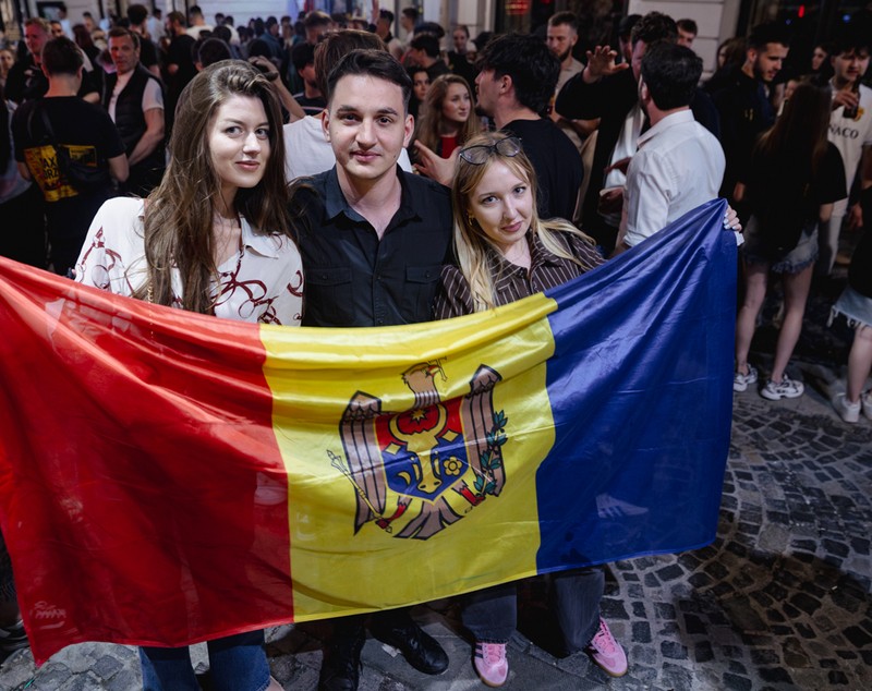 Imagini false cu „dezastrul” de după concertul lui Max Korzh pe Arena Națională din București, distribuite pe rețelele de socializare