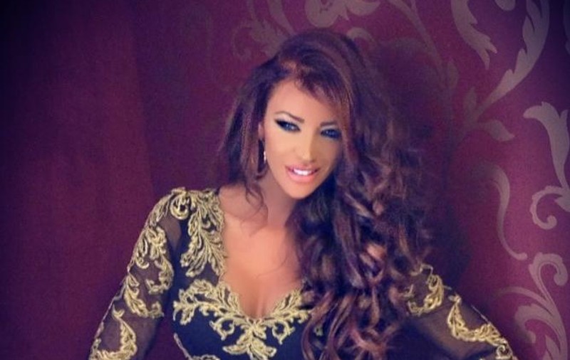 A trecut prin aproape toate culorile de păr, dar AŞA NU AI VĂZUT-O NICIODATĂ! Vezi ce LOOK NOU a adoptat Bianca Drăguşanu! FOTO