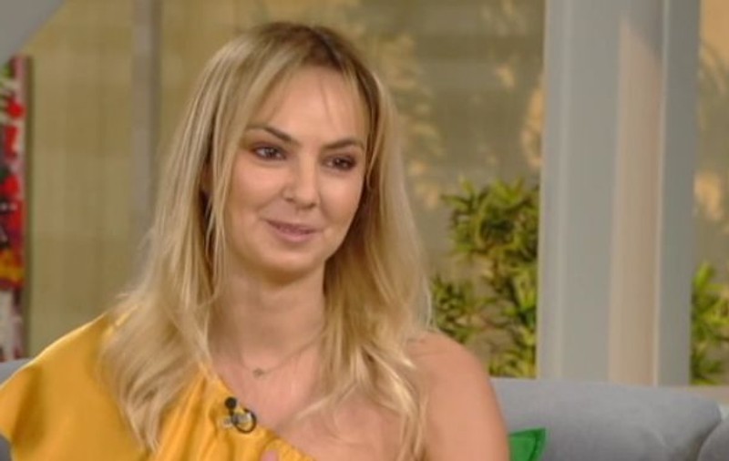 Secretul sânilor Roxanei Ionescu. Ce a învățat-o bunica să facă pentru a avea bust impresionant