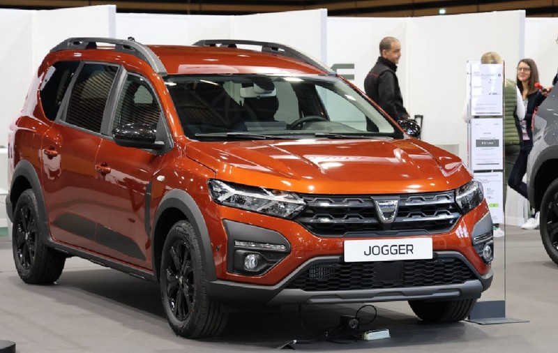 Mii de Dacia Jogger au un șurub care n-a fost strâns suficient și au fost rechemate de producător. Câte sunt în România