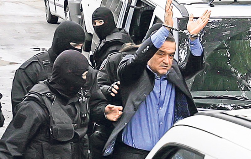 Procurorul din cazul «Valiza» a propus o pedeapsă de patru ani cu executare pentru Gigi Becali: "Sunt uneltiri SATANICE"