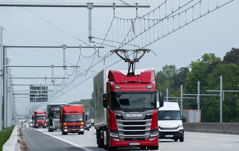 Autostrada electrică pentru camioane, care a costat 130 de milioane de euro, s-a închis după teste, în Germania