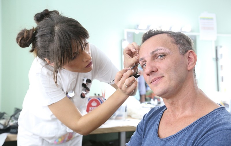 Mihai Trăistariu, pentru prima dată pe tocuri. Experiență inedită pentru artist | FOTO