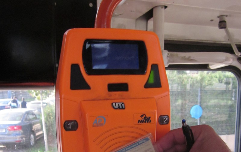 Călătorii RATB plătite cu cardul bancar. Pe ce linii vor fi montate POS-uri