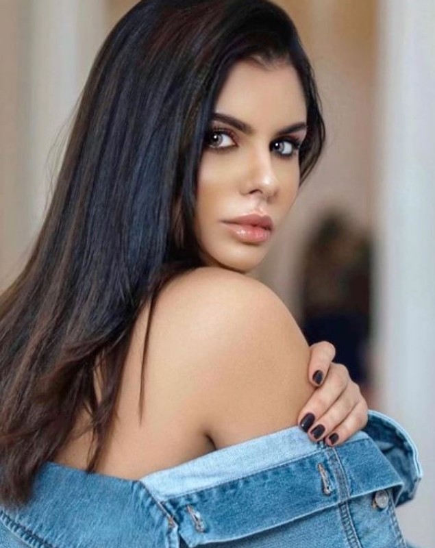 Ileana Lazariuc, surprinsă alături de Matei Stratan, fostul iubit al Mădălinei Ghenea. Cine i-a mai însoțit în oraș