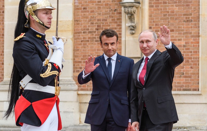 UPDATE. Vladimir Putin a ajuns la Paris. Președintele Franței: Russia Today şi Sputnik au făcut propagandă în timpul campaniei pentru alegerile prezidenţiale din Franţa