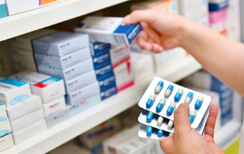 Peste 10 milioane de pacienți români vor plăti sute de lei în plus pe medicamente, în urma deciziilor Guvernului