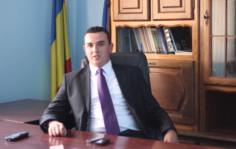 El e cel mai tânăr primar din ţară! 