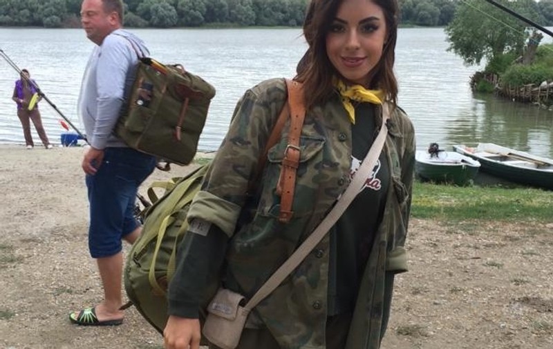 Natalia Mateuț și-a mărit buzele pentru filmările din ”armată” | FOTO