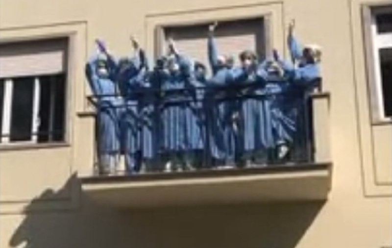 VIDEO / Una dintre secțiile de COVID-19 ale unui spital din Italia a fost închisă. Toți pacienții s-au recuperat și au fost trimiși acasă