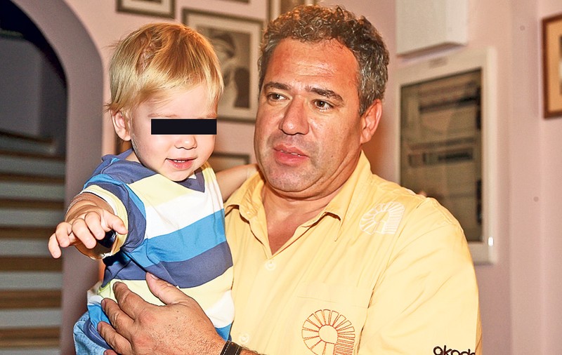 Adrian Iovan voia să îşi vadă băieţelul aviator! Şi-a încurajat tot timpul fiul să îmbrăţişeze meseria lui, pentru care a trăit, dar a şi murit