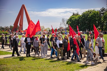 Complexul „Eternitatea” a fost inaugurat în 1975 pentru a marca primele trei decenii de la sfâșitul celui de-al Doilea Război Mondial în Europa