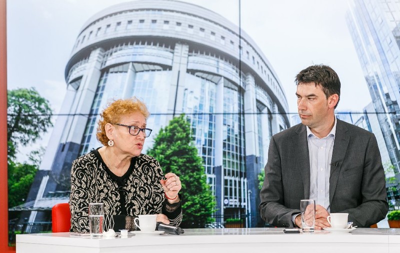 VIDEO | Ce spun candidaţii la europarlamentare despre maşina "România": USR: "Merge cu 10%". Pro România: "Suntem cu frâna de mână trasă". PMP: "Nu mai e maşină, e căruţă"