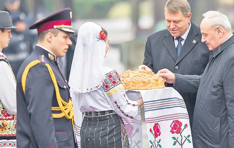 Iohannis, încântat de pâinea moldovenească