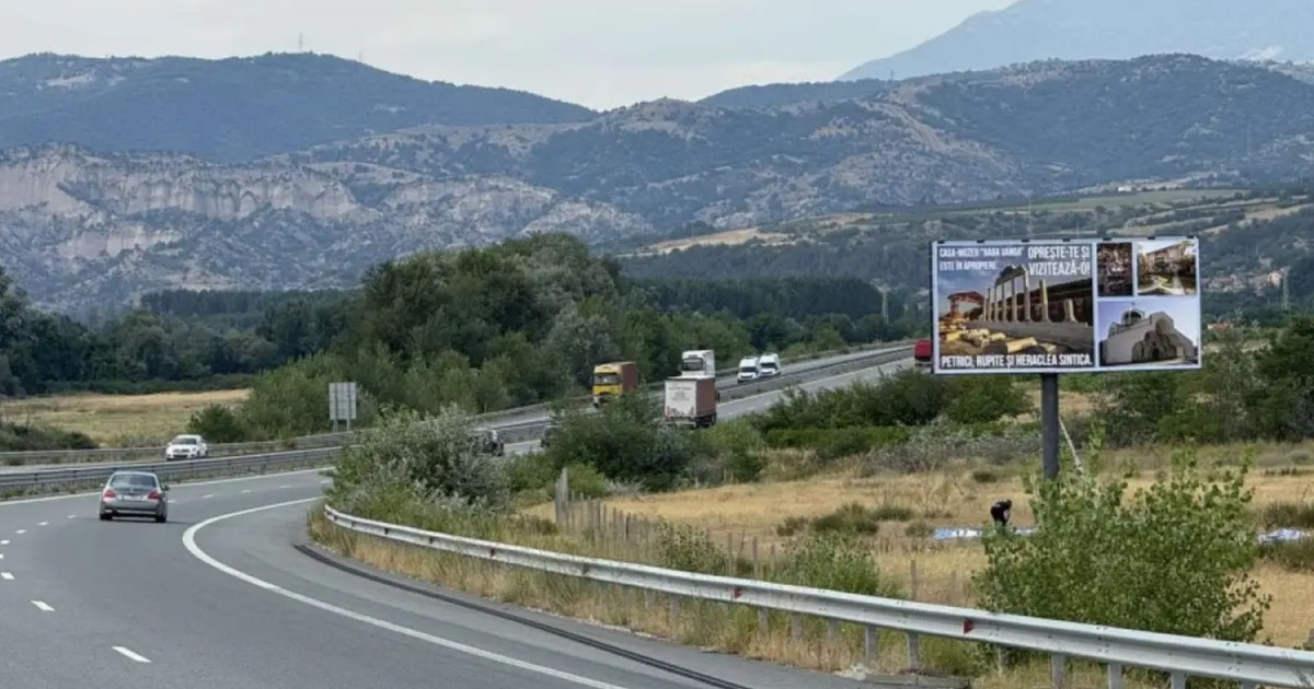 În Bulgaria au apărut panouri cu Baba Vanga, scrise în limba română