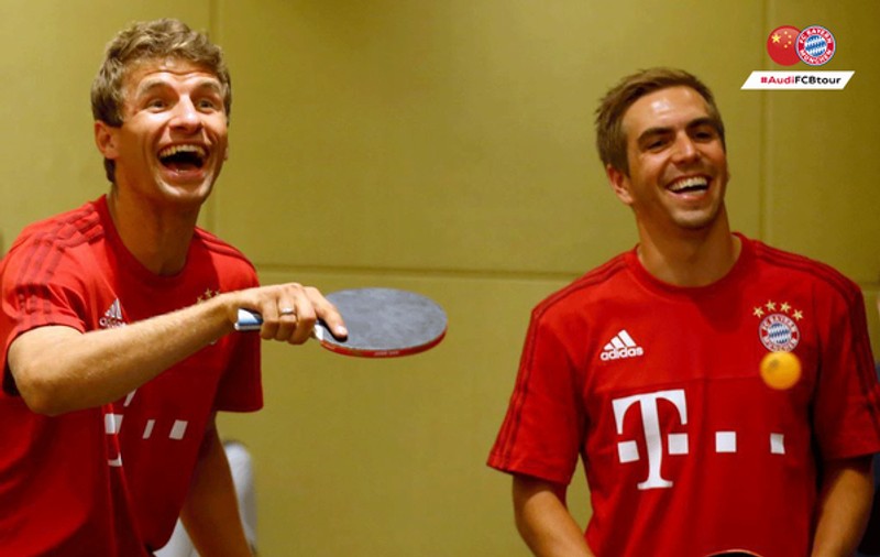 Thomas Muller şi Philipp Lahm au făcut spectacol în China, la tenis de masă / GALERIE FOTO&VIDEO