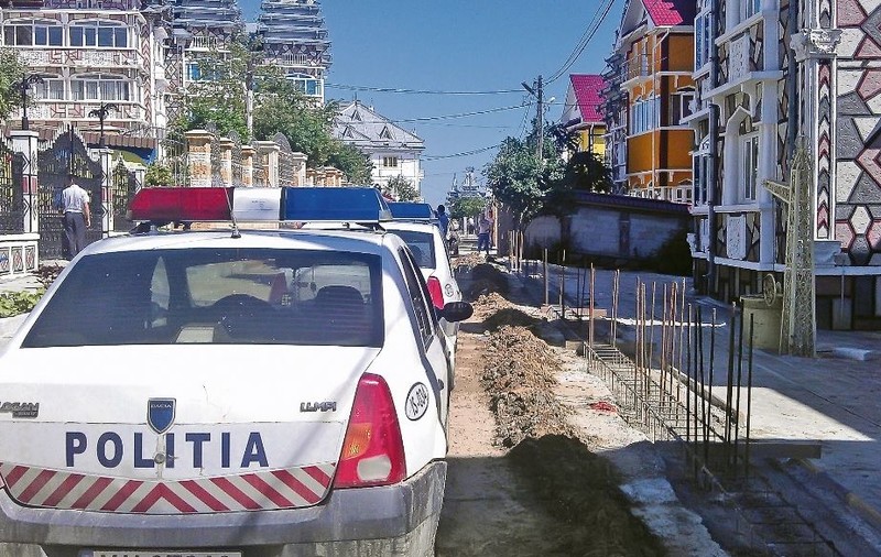 Raiduri ale mascaților în mai multe zone ale țării, în căutarea infractorilor economici | Palate cu turnulețe ridicate din evaziune fiscală