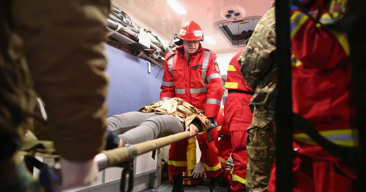 Exercițiul de salvare și evacuare a victimelor de la metrou, în imagini