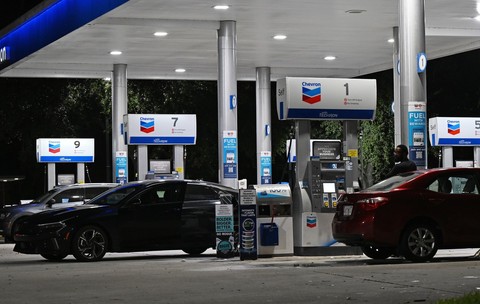 Galonul de motorină s-a scumpit până la o medie națională de 6,53 dolari în SUA Sursa foto: Profimedia