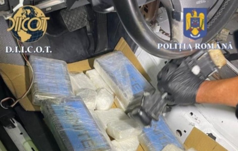 Poliția anunță că a destructurat o importantă rețea care alimenta piața de droguri din București. Cum acționau traficanții