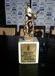 Trofeul primit de Paolo Rossi FOTO: Daniel Conțescu