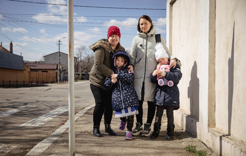 Profesorii unei școli din Brăila se întreabă în ce limbă ar trebui să învețe elevii refugiați: în rusă, ucraineană sau română?