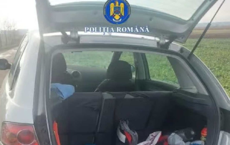 Bărbat prins în Cluj în timp ce transporta șapte kilograme de mercur. Cu ce sumă încerca să vândă substanța toxică