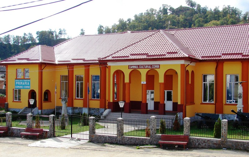 Contabilă din Argeș, condamnată la închisoare după ce a furat, timp de cinci ani, din fondurile unei primării. Prejudiciul, uriaș