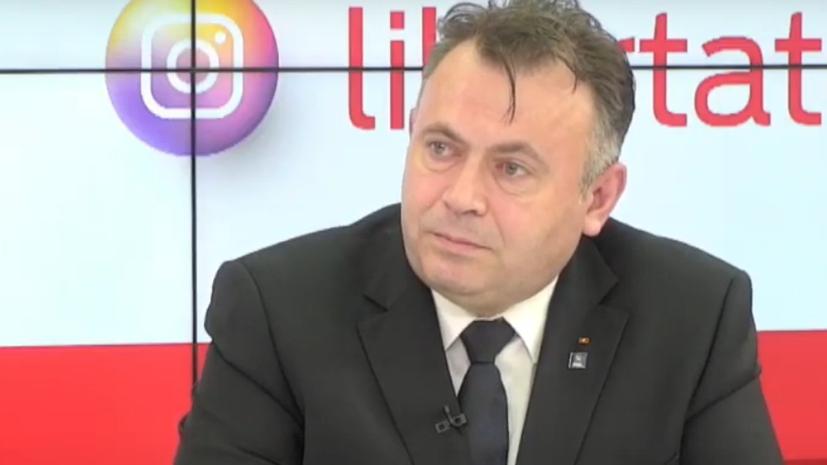 Ministrul Sănătății, Nelu Tătaru, în studioul Libertatea, cu ochii în lacrimi când spune că nu și-a văzut copilul cinci săptămâni în pandemia de coronavirus